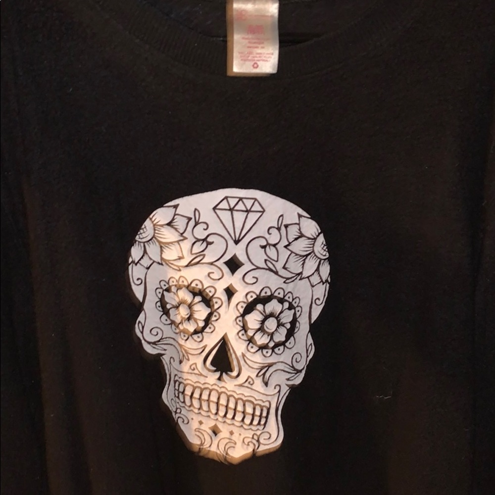 Fleece sweater black sugar scull fall top